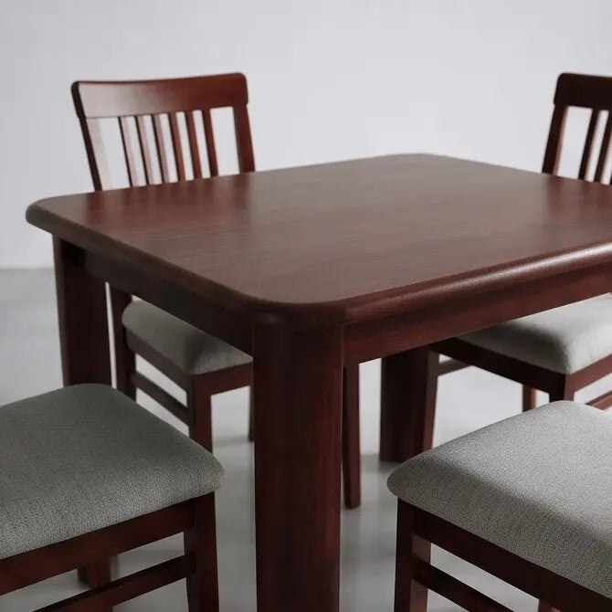 Comedor de 4 sillas modelo Euca